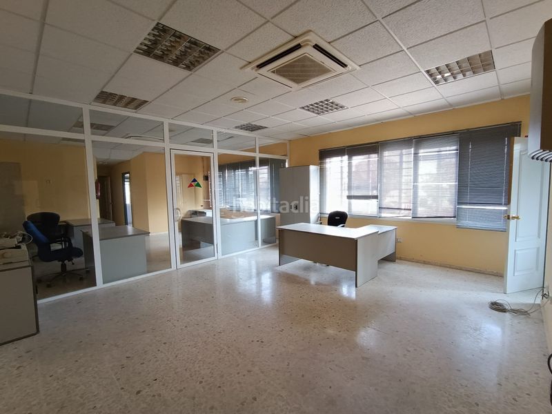 Foto c0444375-31fe-4363-a3b8-29992c3e01be. Rent industrial building in carretera sevilla-cádiz 556 in Dos Hermanas