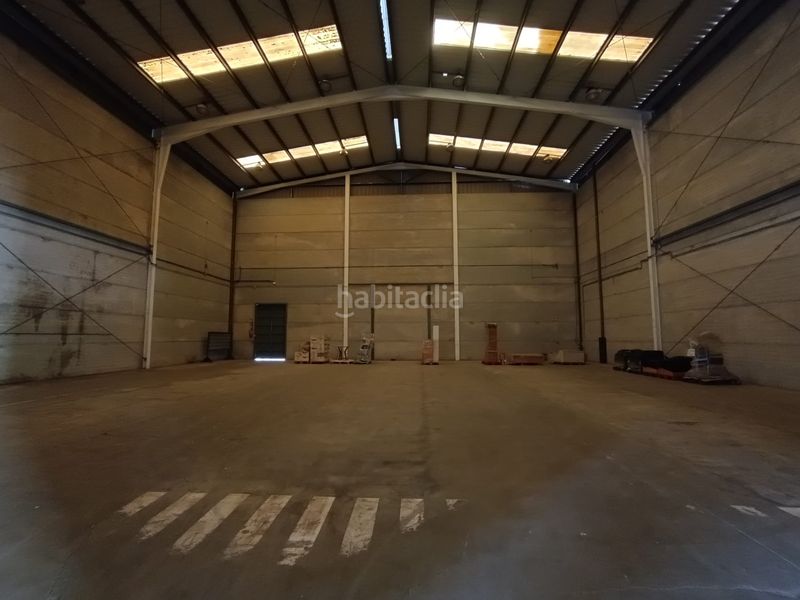 Foto d5cf4638-bae5-41d1-ae93-8a4e621d3306. Rent industrial building in carretera sevilla-cádiz 556 in Dos Hermanas
