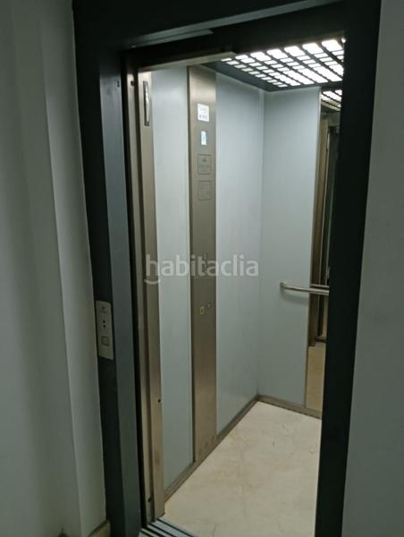 Foto 6107589c-f63e-41a2-a3a9-79c0f59401b4. Parking coche 7 garajes en venta en calle la habana en Dos Hermanas