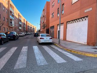 Local Comercial en Calle Antonio Machado 50