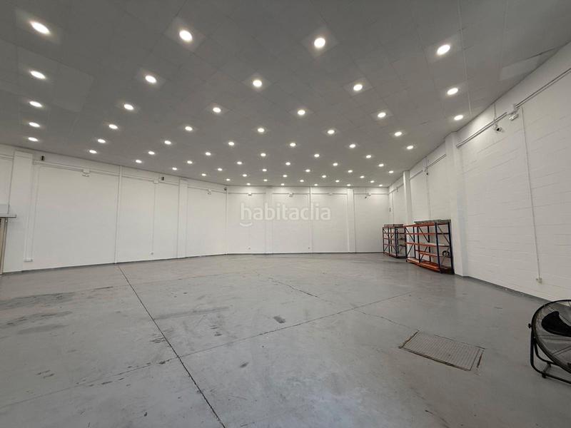 Foto b2c1d864-7dd6-483a-9908-6014df22e8bf. Alquiler nave industrial en calle pintor amalio garcía del moral 12 nave en alquiler en polig. orippo en Dos Hermanas