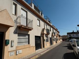 Maison jumelée à Calle cartagenera 28. Casa unifamiliar en zona avda. españa