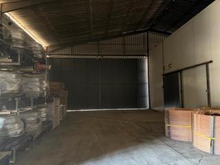 Lloguer Nau industrial a Calle virgen de la esperanza 4. Nave con camaras frigorificas y zona de patio