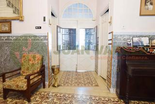 Haus  Calle manuel de falla 10. Casa señorial en el centro de dos hermanas