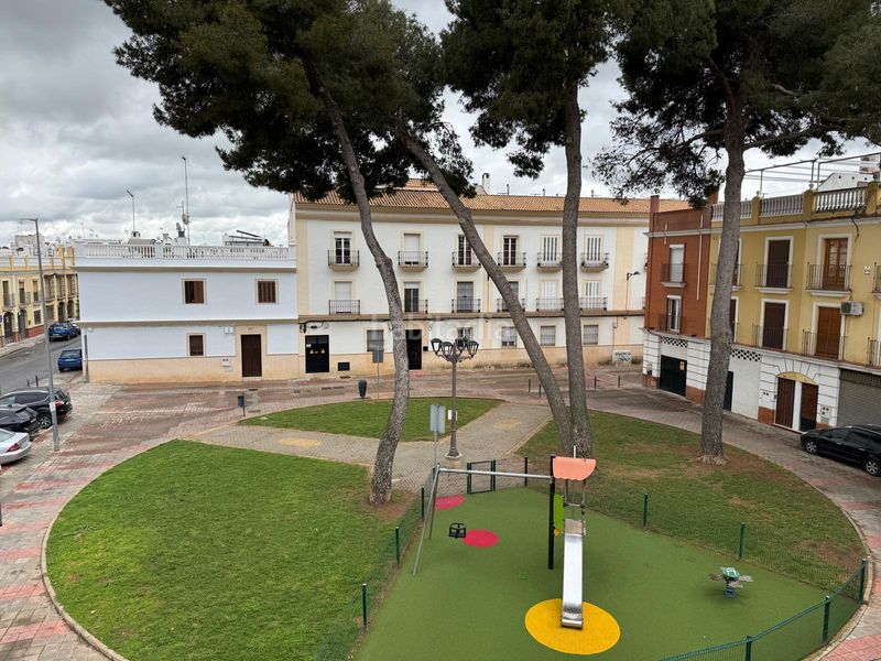Foto f4ac6355-69d8-49af-a2b7-7f29ff62a136. Dúplex a plaza de la zarzuela 33 a Centro - Doña Mercedes Dos Hermanas