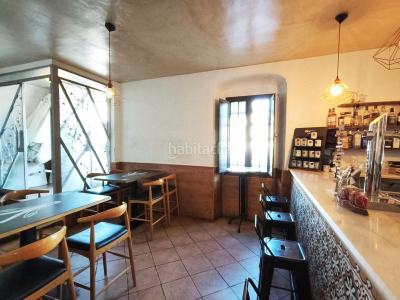 Foto d8f09565-d6df-4331-92a4-4619deb03a5b. Traspàs local comercial a calle alcalde tierno galván 28 a Dos Hermanas