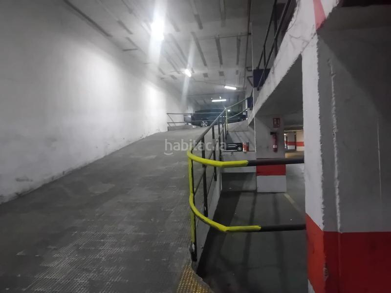 Foto 209b01b9-fdd4-415c-bd19-8af68c346a25. Aparcament cotxe a La Buhaira Sevilla