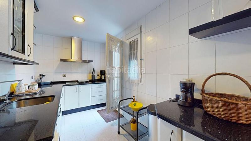 Foto 86b843f0-9be1-44c7-96fa-6a2b2d8a4f46. Haus mit heizung parking in Ciudad Aljarafe Mairena del Aljarafe