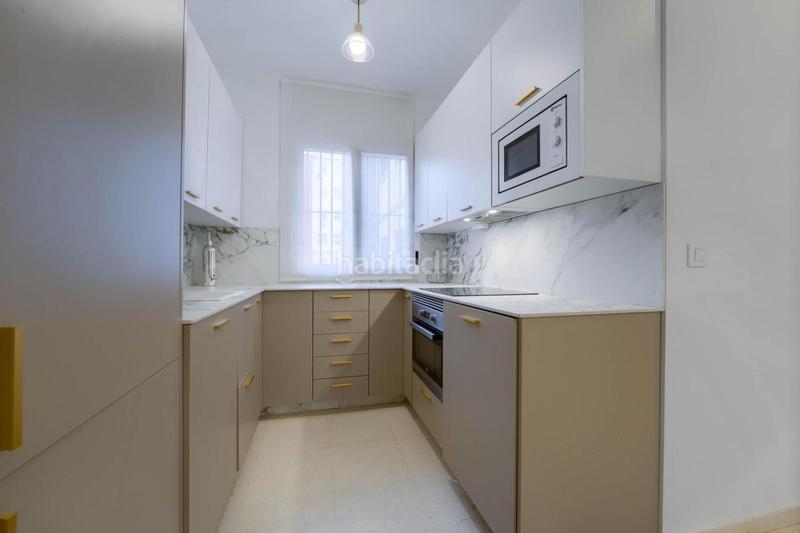 Foto a3108b2a-ec4b-4625-a53a-60476064b9cd. Piso  en venta en Los Remedios, 3 dormitorios. en Sevilla