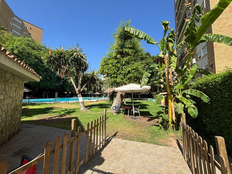 Foto 485c221c-4604-4664-8229-0722a555d4b8. Pis amb calefacció piscina a El Porvenir Sevilla