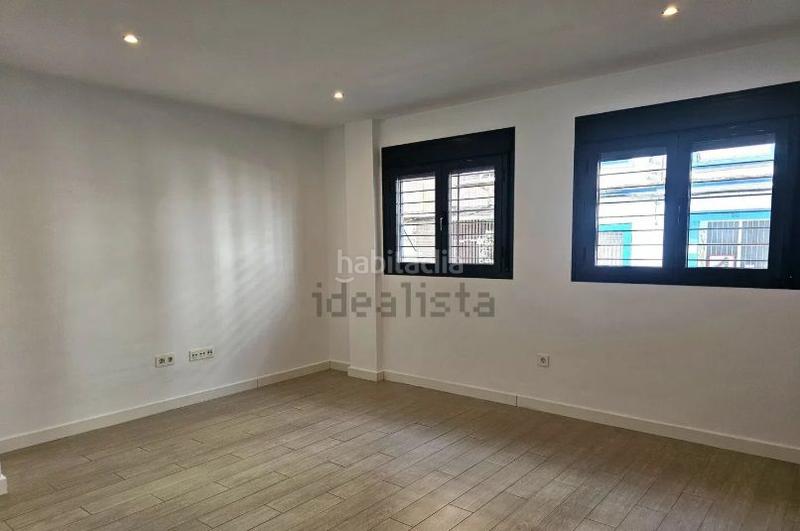 Foto 1c60c9da-5277-4cbe-9723-f2eedfd55f29. Flat with heating in Los Remedios Sevilla