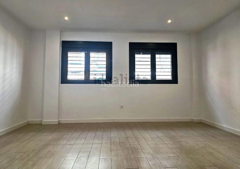 Foto 3d1aaaa9-2fad-46a4-92a7-21294f7c8ef6. Flat with heating in Los Remedios Sevilla