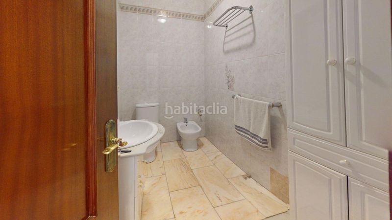 Foto 553abe0f-edb5-491f-9cd7-0aac0f4bb0f8. Pis amb aparcament a Los Remedios Sevilla