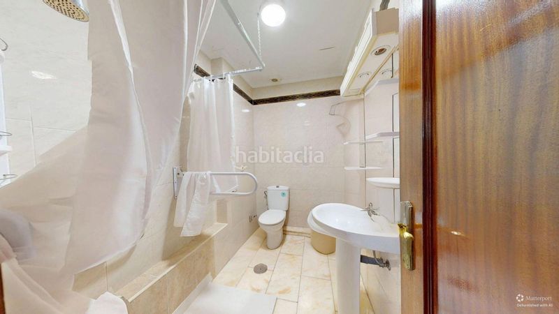 Foto 99c286fc-a483-4182-9057-e68852f4a631. Pis amb aparcament a Los Remedios Sevilla