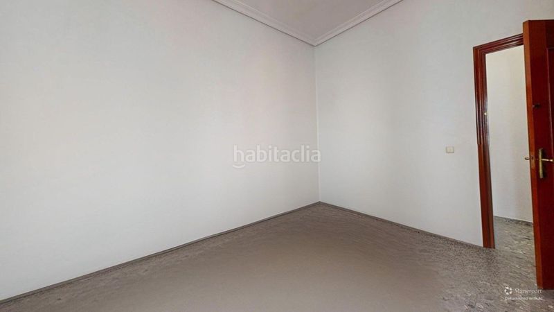 Foto b882541c-41ab-4907-ba8d-4c2701ed4760. Pis amb aparcament a Los Remedios Sevilla