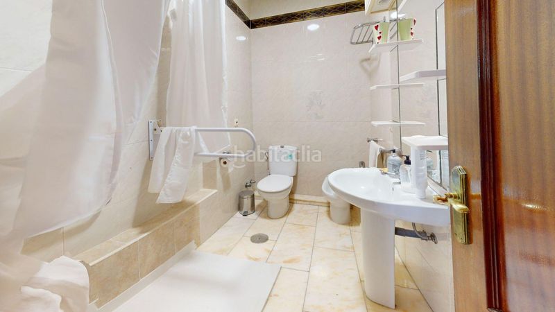 Foto bdd5fd9c-fb0c-47bc-910f-39012ebb95bd. Pis amb aparcament a Los Remedios Sevilla