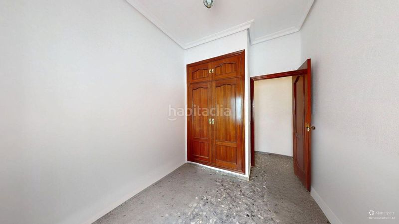 Foto eb54ada9-be51-4ba6-8545-4c8171ad8768. Pis amb aparcament a Los Remedios Sevilla