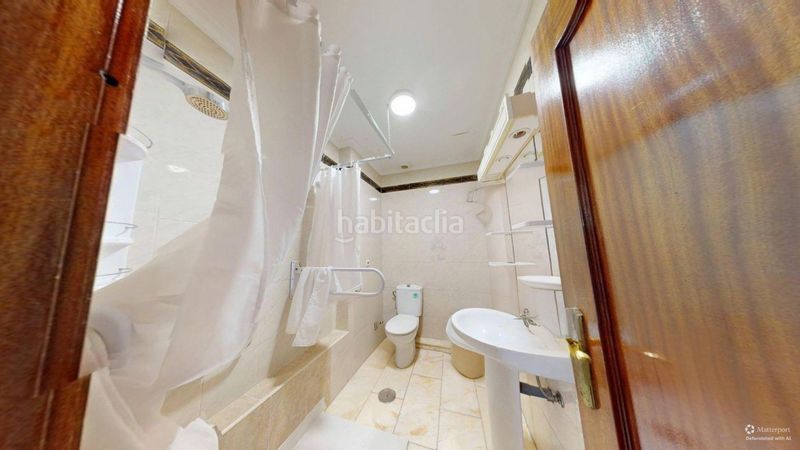 Foto f4954014-2991-4d89-8499-7c214143dbf3. Pis amb aparcament a Los Remedios Sevilla