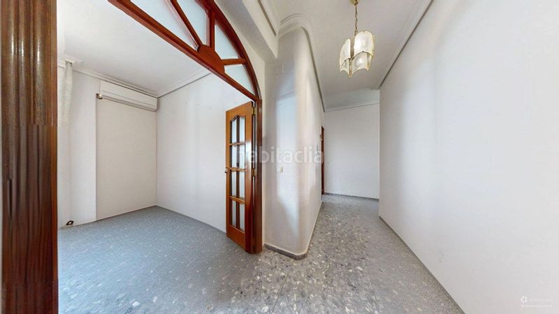 Foto ff512333-14e6-41a7-9bef-574e93f304a6. Pis amb aparcament a Los Remedios Sevilla