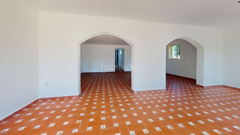 Foto 249921c7-c403-42f3-985b-f676ed275b68. Alquiler chalet  en alquiler en simón verde, 5 dormitorios. en Mairena del Aljarafe