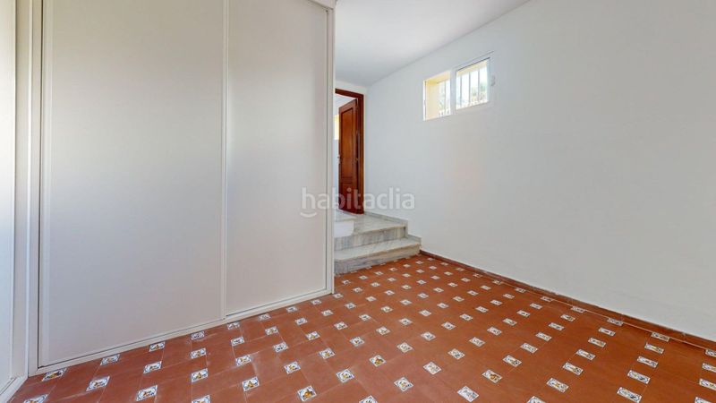 Foto 28ec7e2a-43e2-45f0-a56e-e858df249a00. Alquiler chalet  en alquiler en simón verde, 5 dormitorios. en Mairena del Aljarafe