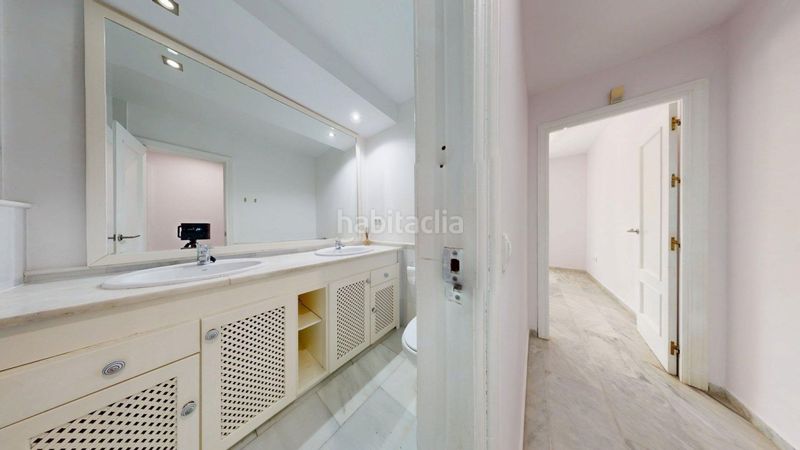Foto 49f32d21-0762-41c8-80ec-2233eb0c32b9. Alquiler chalet  en alquiler en simón verde, 5 dormitorios. en Mairena del Aljarafe