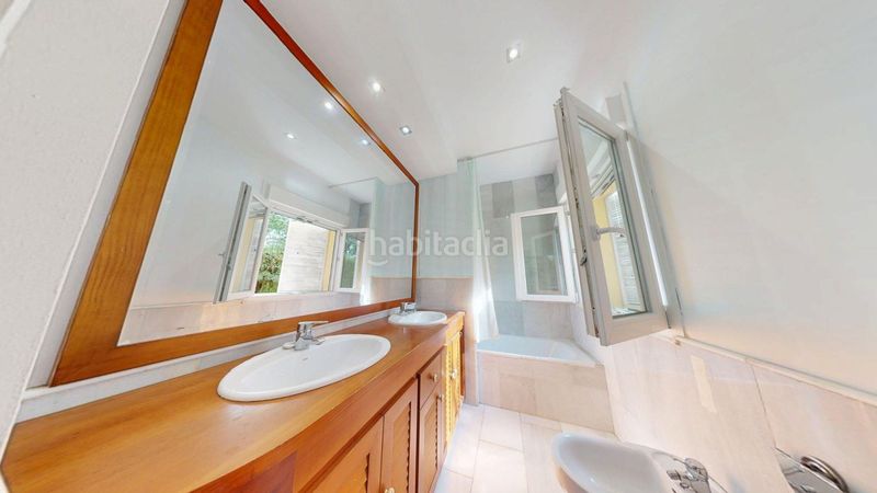 Foto a0bb8b6b-315e-4f0a-9907-070f34786baa. Alquiler chalet  en alquiler en simón verde, 5 dormitorios. en Mairena del Aljarafe