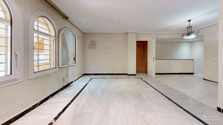 Etagenwohnung  Real. Piso en venta en barrio bajo, 4 dormitorios.