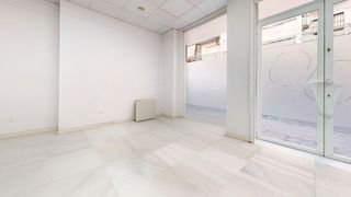 Local Comercial  Monte carmelo. Local en venta en sevilla, 4 dormitorios.