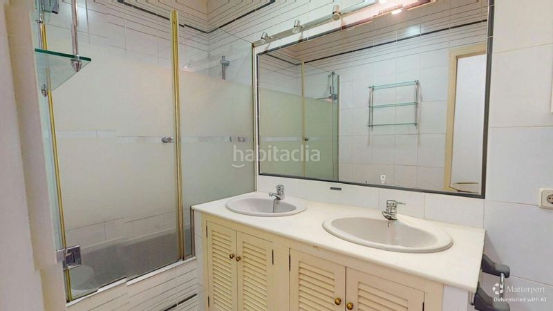 Foto 8d7c1b91-bfb0-4f7f-b54e-f886fe77f770. Pis amb calefacció aparcament a Los Remedios Sevilla