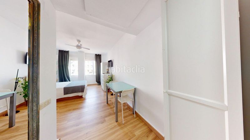 Foto ede5d460-292b-4414-a9c1-6f4f1049252e. Estudi amb calefacció a Triana Este Sevilla