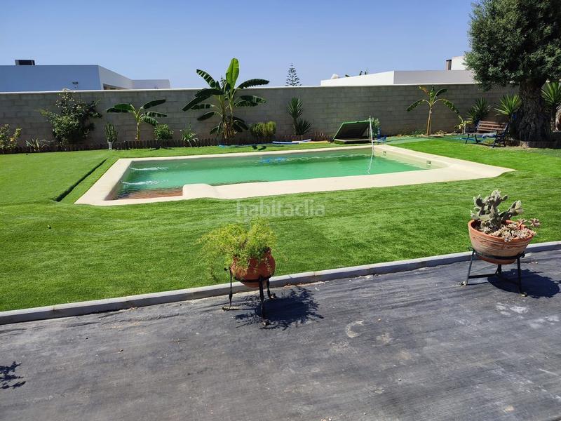 Foto 4c4cff8c-148f-463f-a936-69db8012a1fb. Chalet mit pool in Entrenúcleos Dos Hermanas