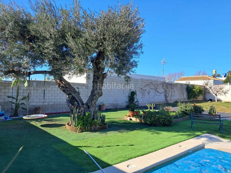 Foto c37baa72-c3e0-4e7c-84bc-f8d30adbed08. Chalet with pool in Entrenúcleos Dos Hermanas