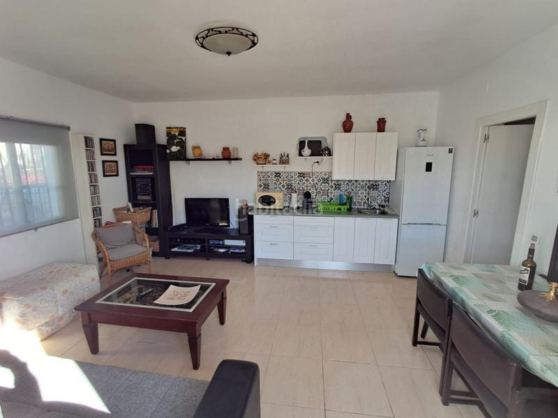 Foto e0d272df-34ee-4114-8ffd-5c255d2cab91. Chalet with pool in Entrenúcleos Dos Hermanas