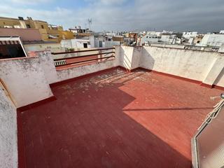 Casa a El Arenal - La Pólvora. Casa para reformar en pleno centro