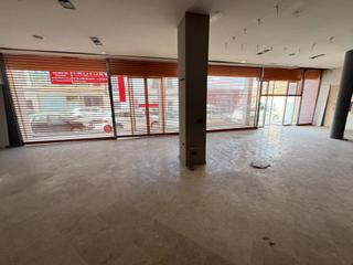 Lloguer Local Comercial  Calle del cristo de la veracruz. Amplio local comercial en pleno centro