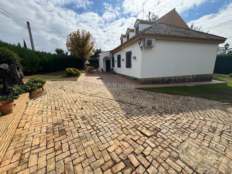 Foto b90adec1-f3ac-463f-9c67-bb80e0882b8b. Xalet amb calefacció aparcament piscina a Oromana Alcalá de Guadaira