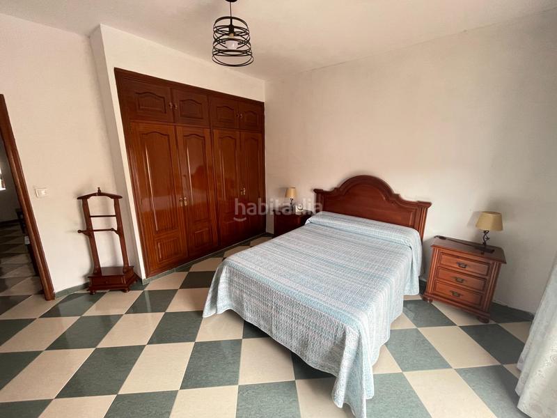 Foto dc35a282-ef83-4aa2-add7-7de7bee25d2e. House in calle de las bordadoras 26 in Centro - Doña Mercedes Dos Hermanas