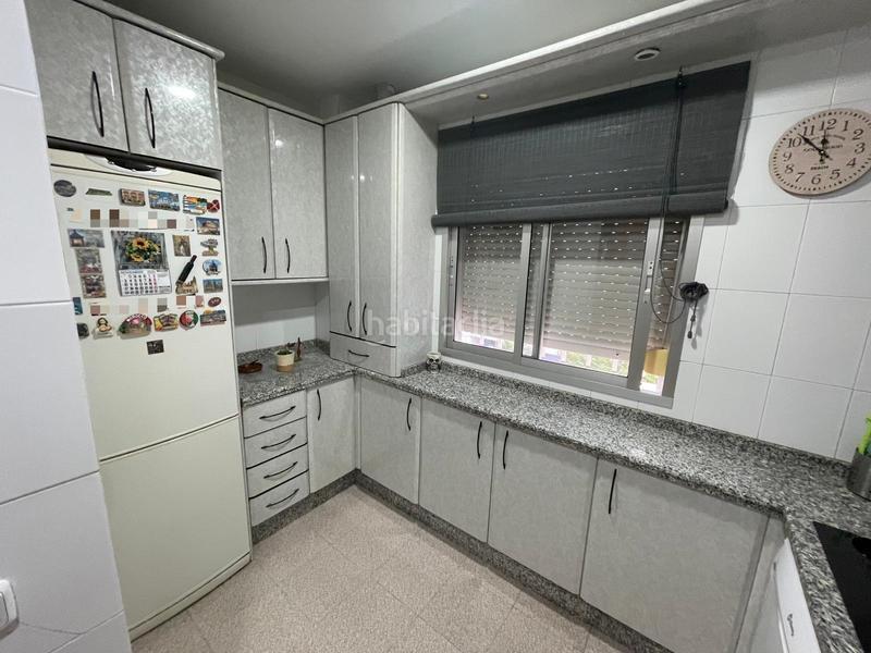 Foto 7ea481b5-d848-4ecc-a0fa-70a6d7f6c4d7. Piso estupendo piso este en colores - entreparques Sevilla