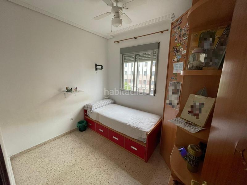 Foto a28537c5-d806-4f40-85bc-cf94ae912f37. Piso estupendo piso este en colores - entreparques Sevilla