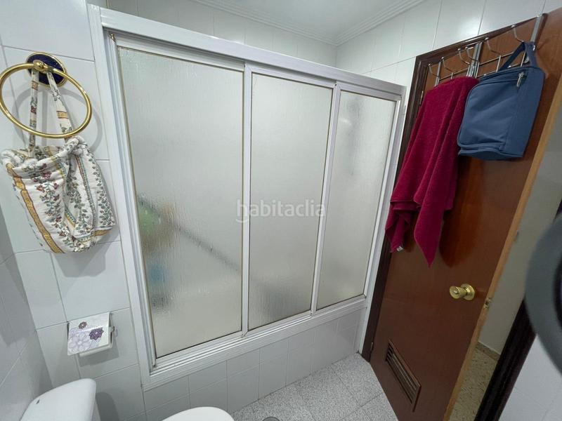 Foto cf8d89d0-5c9d-4aee-b53e-6557f5faaf6f. Piso estupendo piso este en colores - entreparques Sevilla