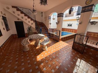 Casa  Calle de sierra morena. Espectacular casa en bda. virgen de los reyes