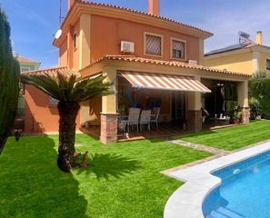 Chalet à Centro. Estupendo chalet en olivar de quintos