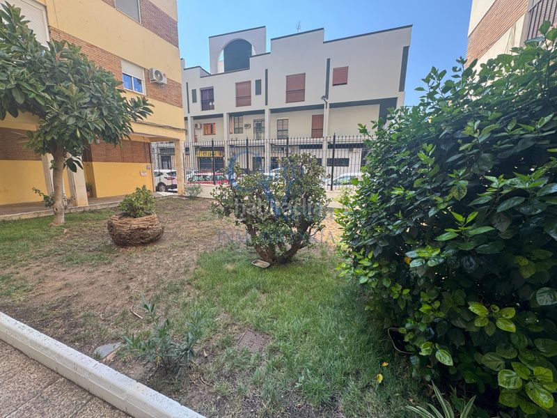 Foto 1c3a836b-75b0-4f0e-9fa1-c211347e10bc. Pis amb calefacció a Centro - Doña Mercedes Dos Hermanas