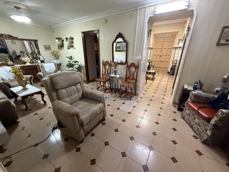 Foto db1cf680-6a77-4446-ac9d-adfaf72f386d. Casa a Centro - Doña Mercedes Dos Hermanas