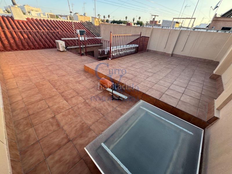 Foto cc928d81-3c80-40fb-8a87-c657cab27e71. Casa a Centro - Doña Mercedes Dos Hermanas