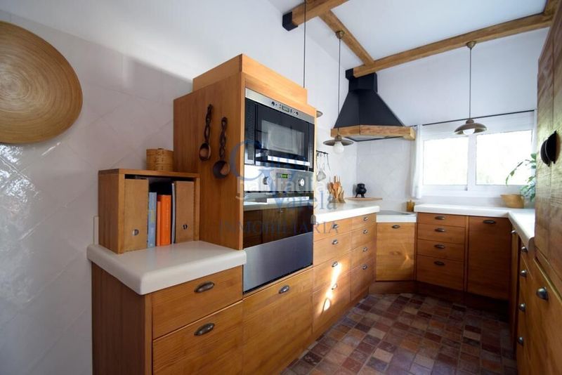 Foto ee18d1eb-1261-4868-880d-9d8e94379a50. Casa amb calefacció aparcament a Centro - Doña Mercedes Dos Hermanas
