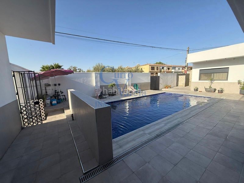 Foto 6a8fafeb-397f-49b2-96b6-fcf5538e1f25. Masia amb calefacció aparcament piscina a La Hacienda - Nueva Andalucía Dos Hermanas
