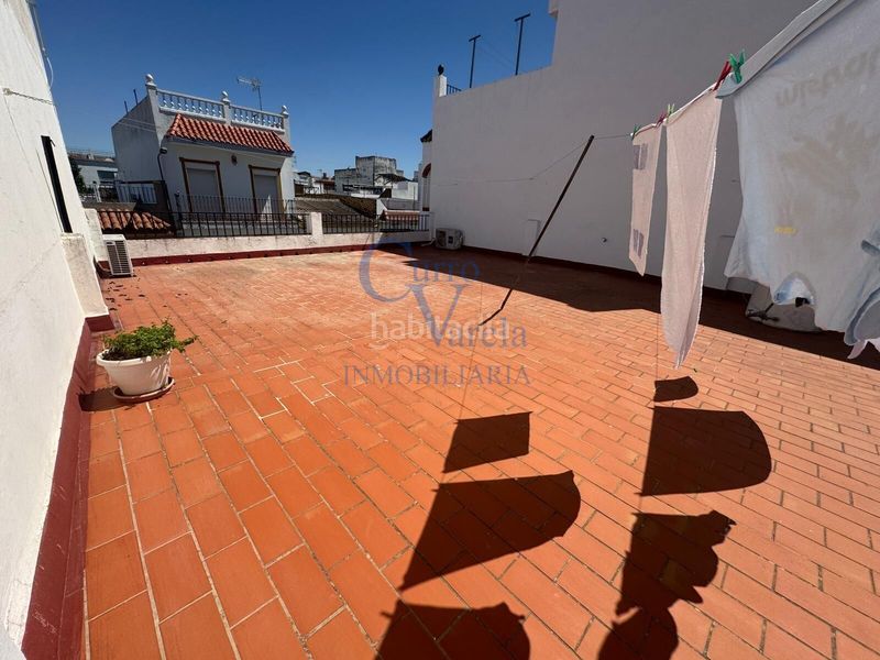 Foto 357fc5ca-5a3b-4361-880f-77a5fe990760. Casa amb calefacció a Centro - Doña Mercedes Dos Hermanas