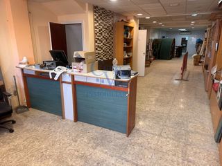 Casa en Centro - Doña Mercedes. Excelente oportunidad de casa con local en pleno centro